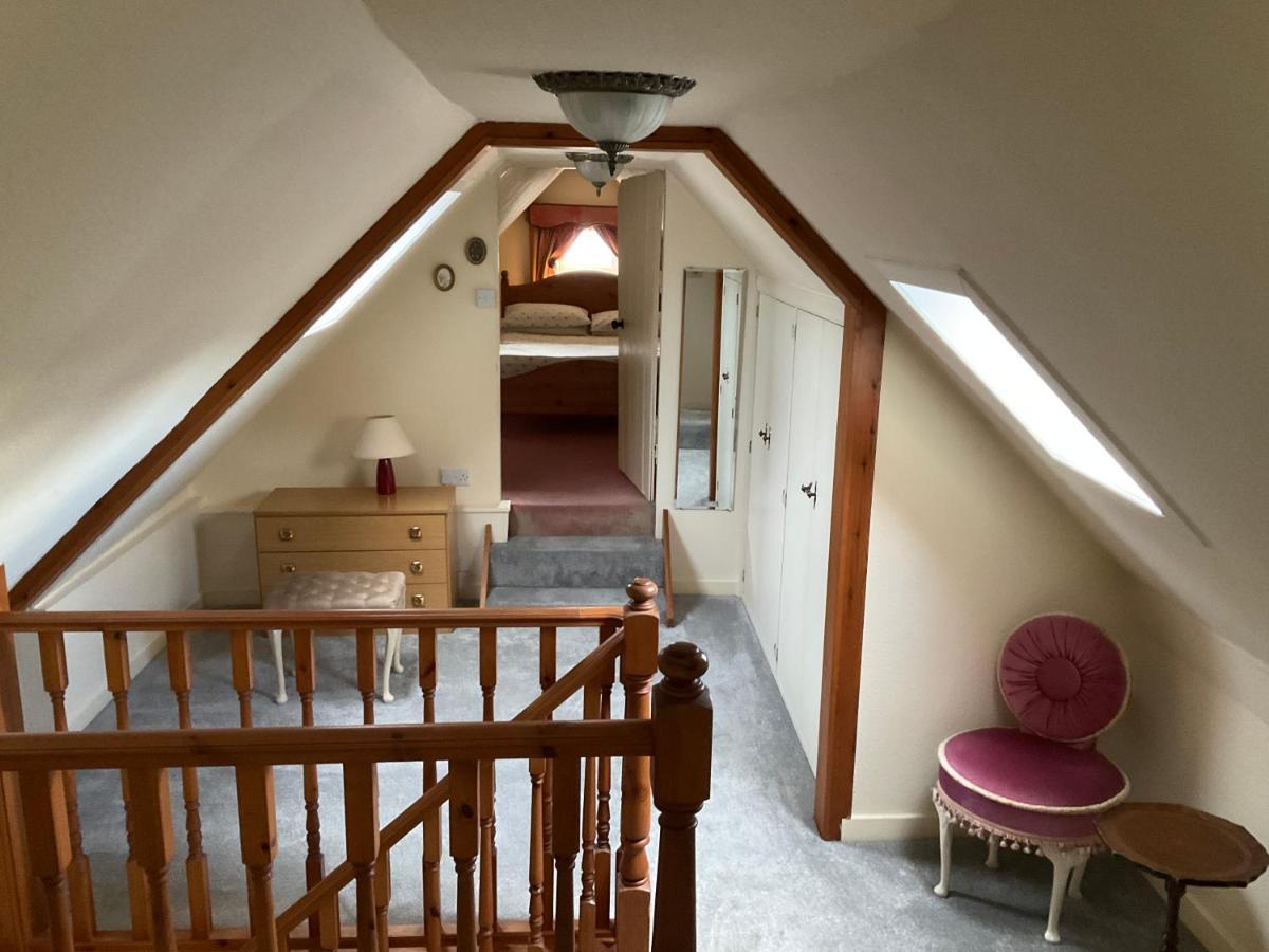 Three-Bedroom Old Cottage Free Parking Inverness Exterior foto